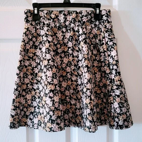 BUNDLE of BNWT Sz 5 Jeans by So & EUC Floral Mini-Skirt Sz Sm by Charlotte Russe - Picture 6 of 13